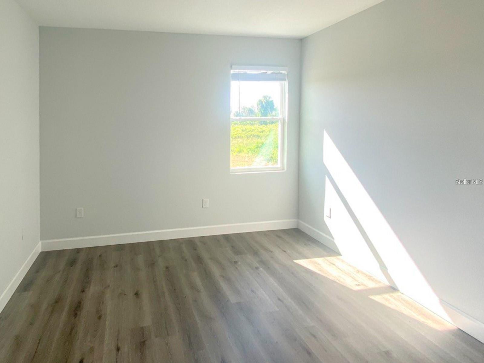 Listing Image #5