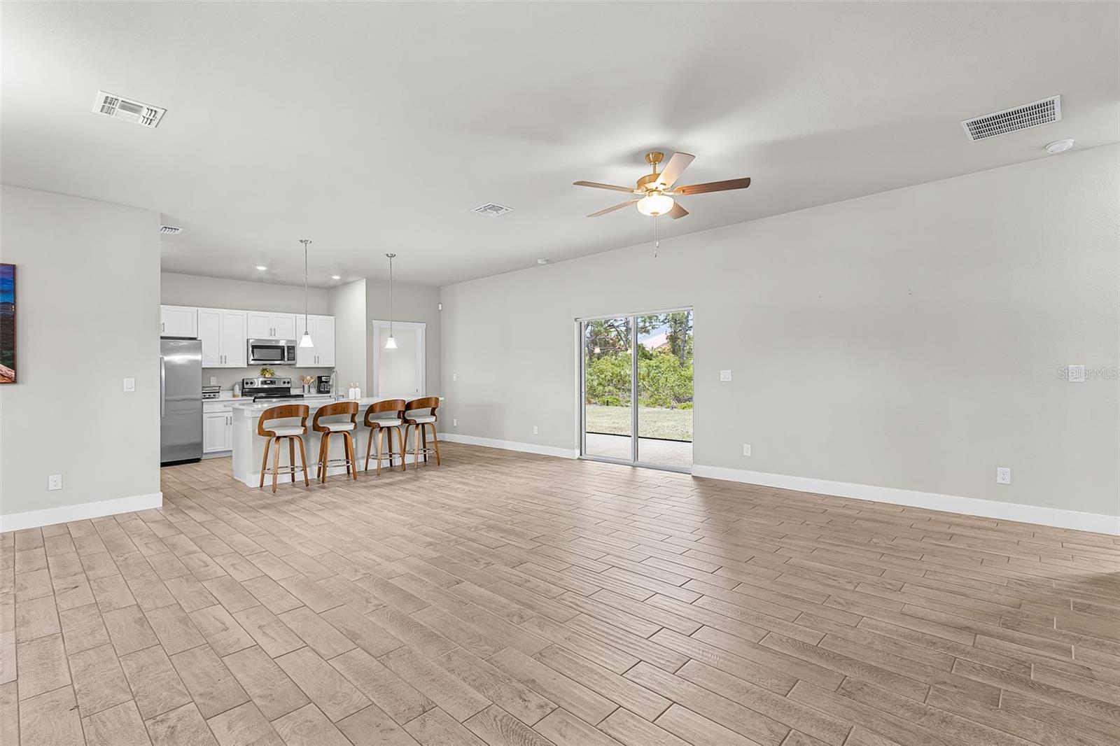 Listing Image #7