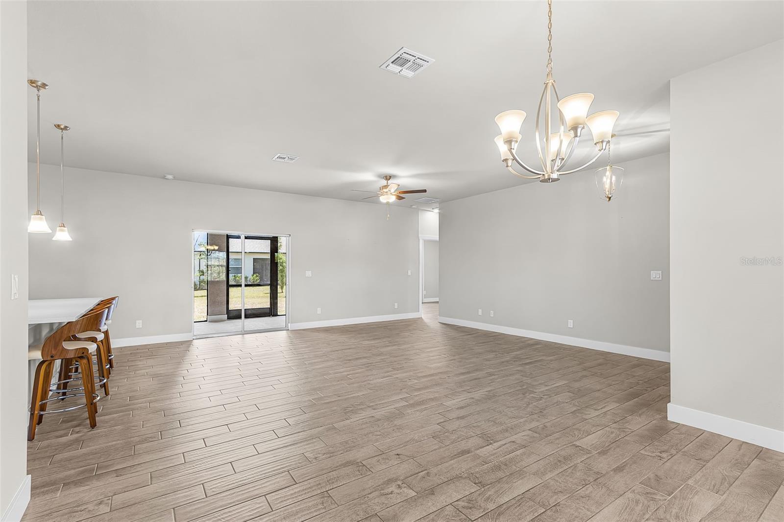 Listing Image #9