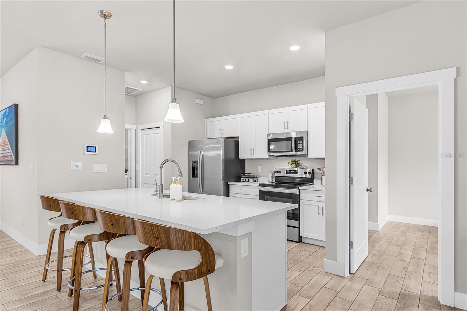 Listing Image #11