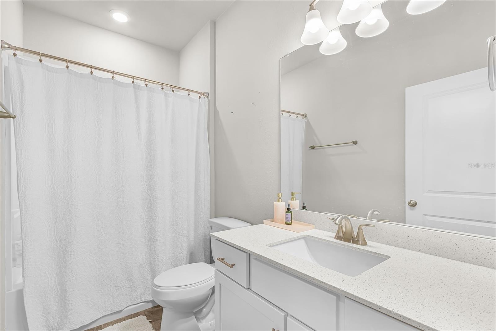 Listing Image #15