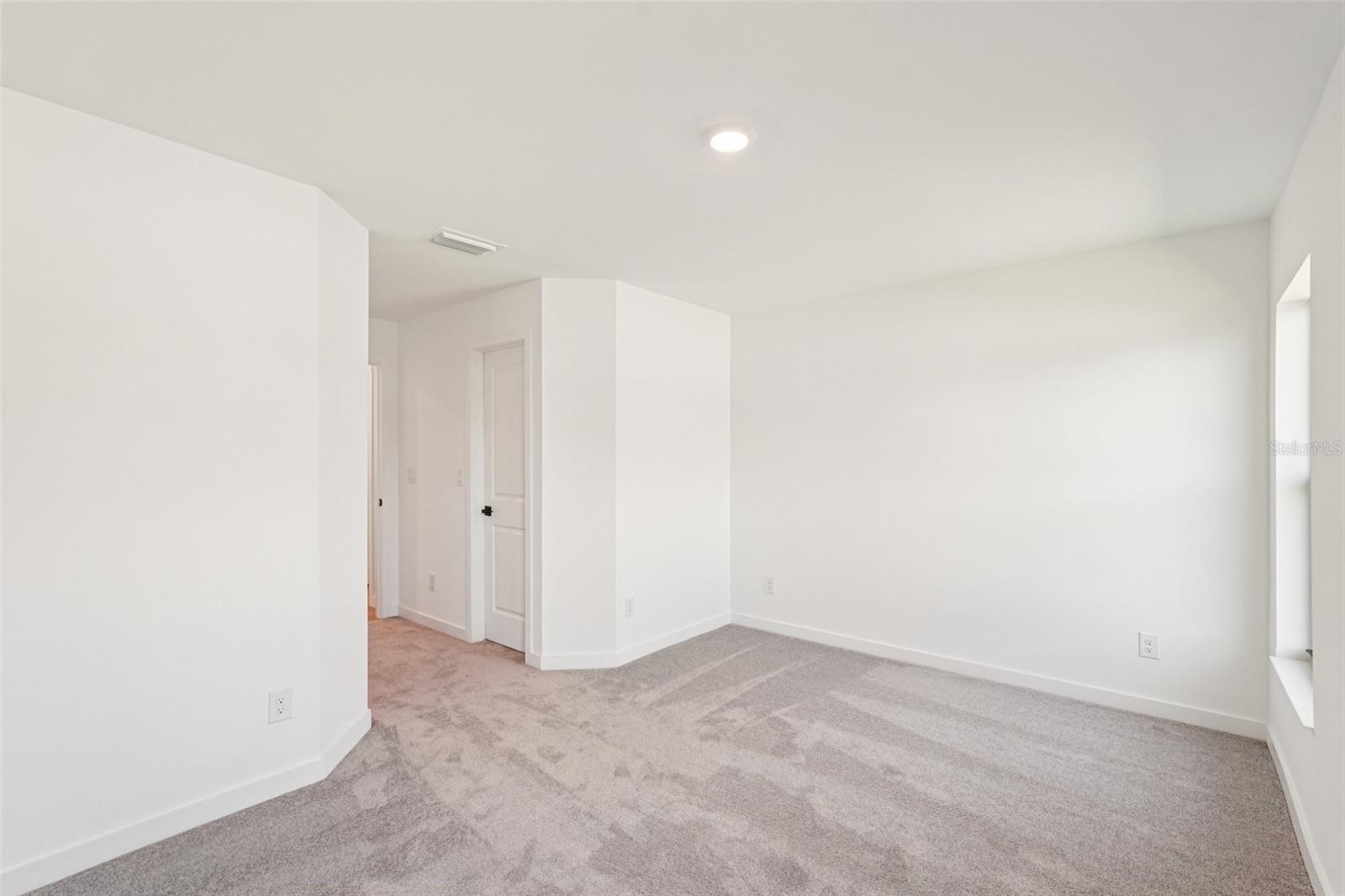 Listing Image #32