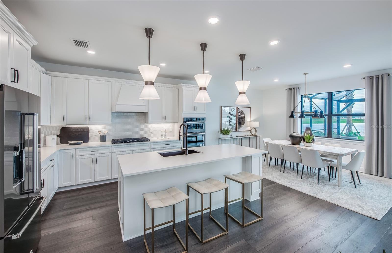Listing Image #11