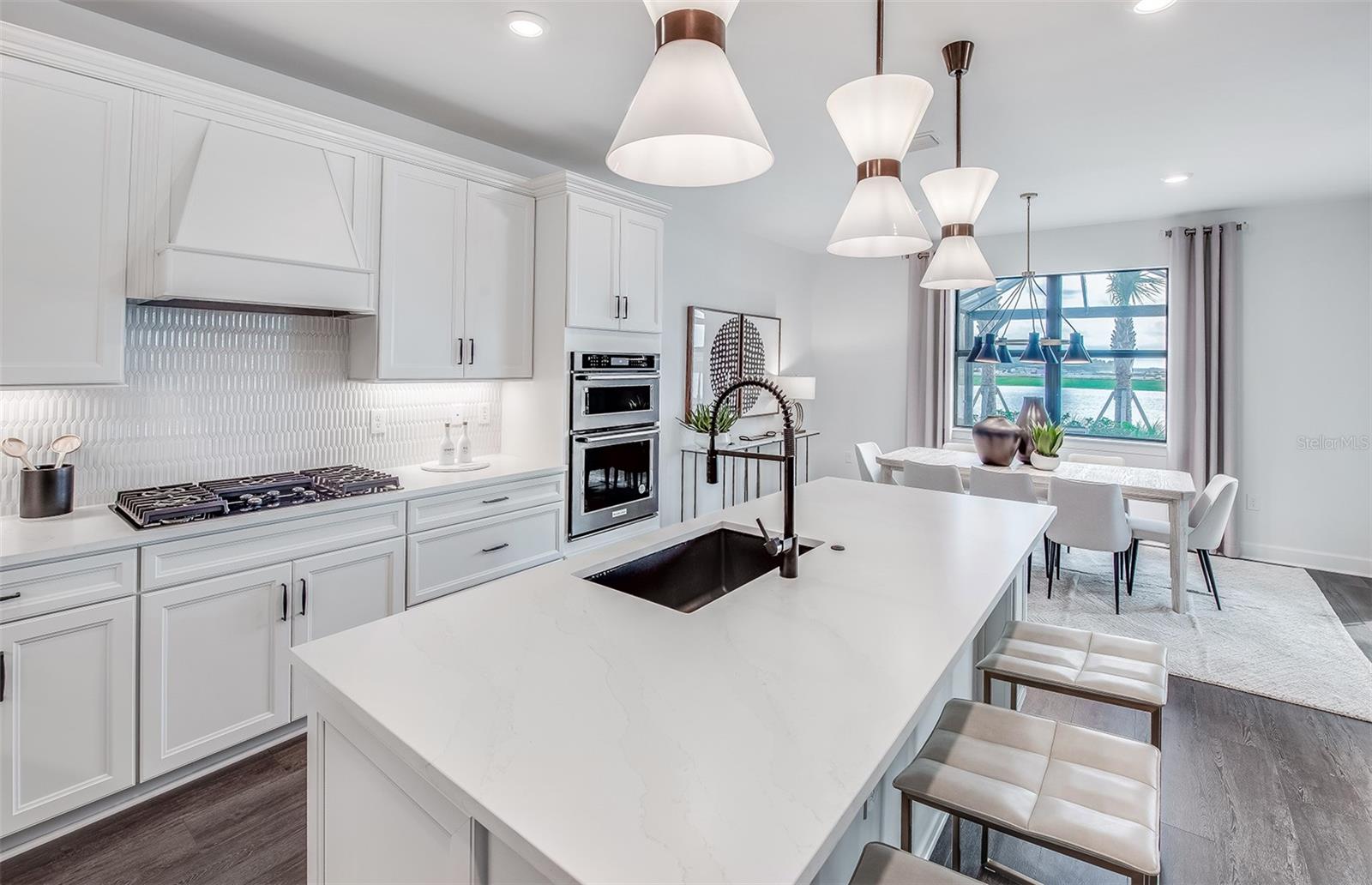 Listing Image #12