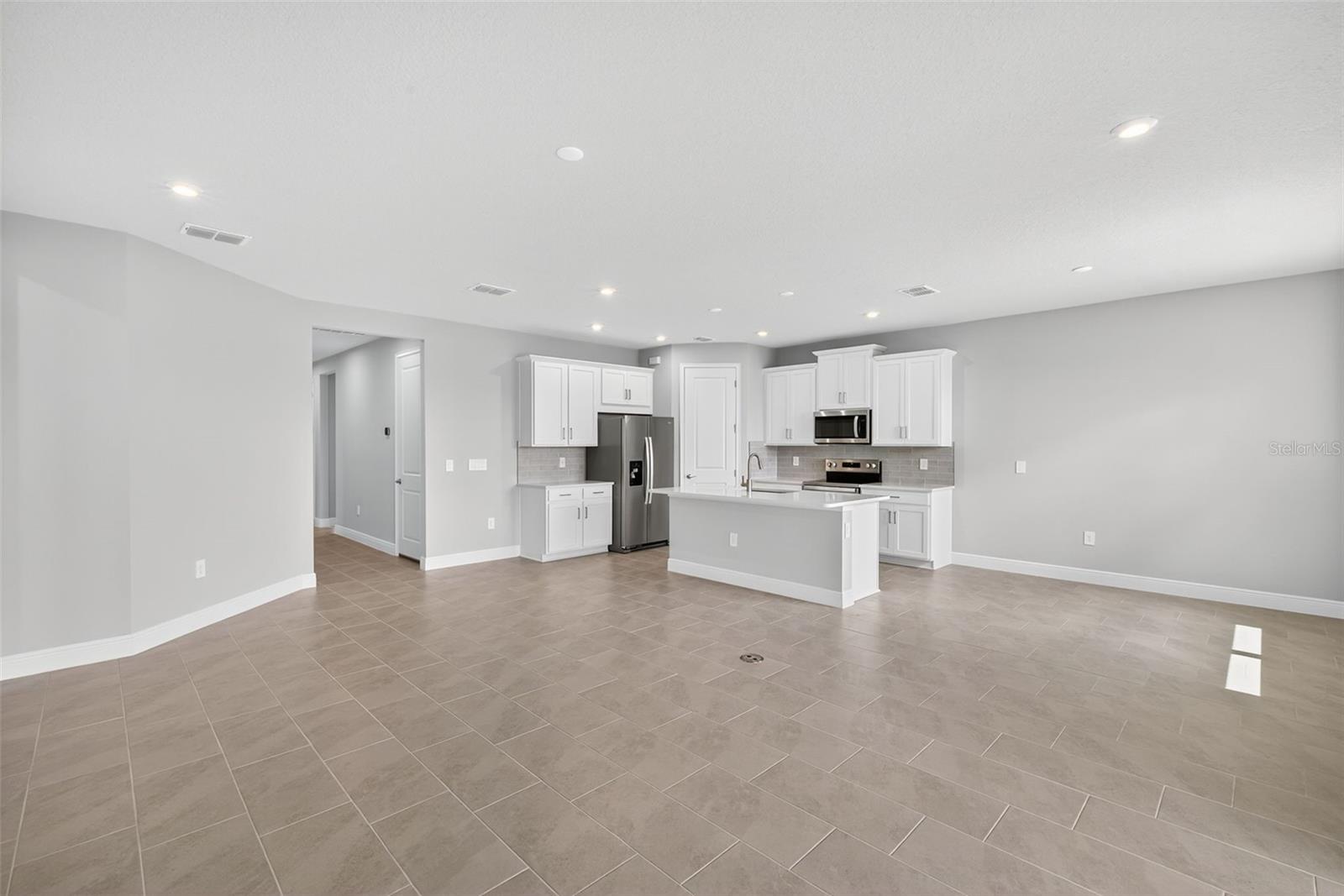 Listing Image #10