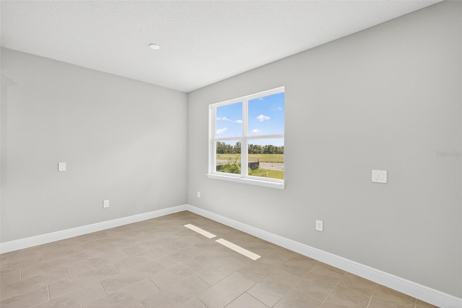 Listing Image #13