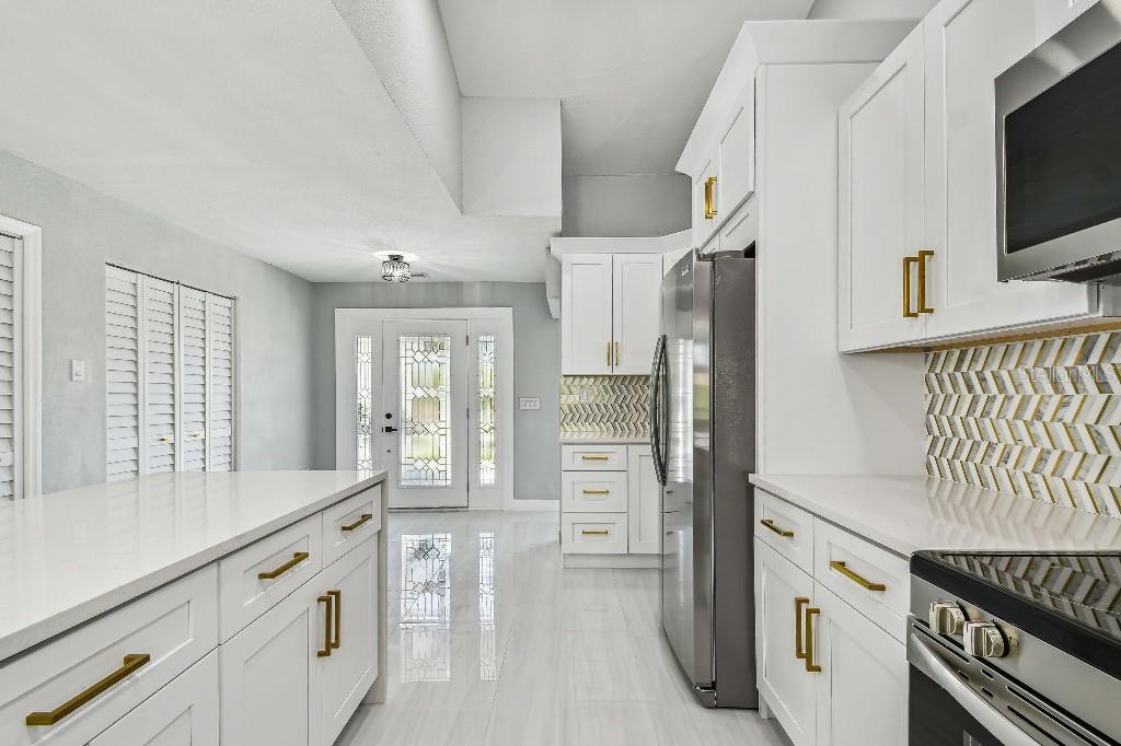 Listing Image #10