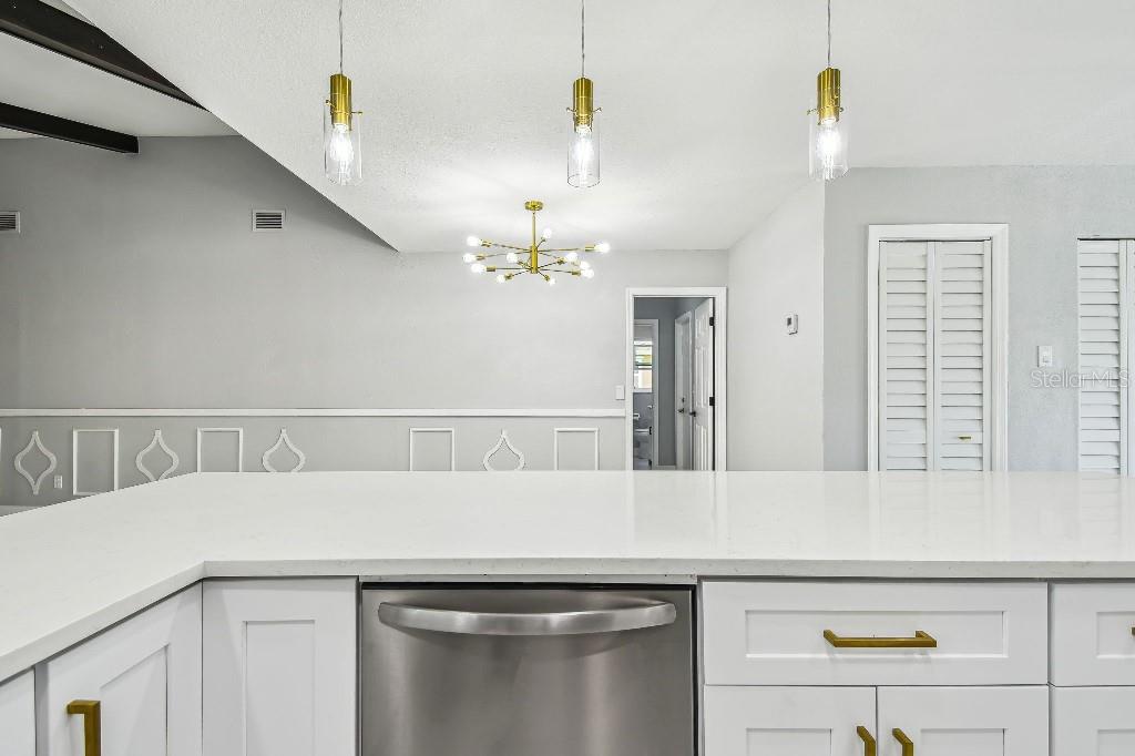 Listing Image #11
