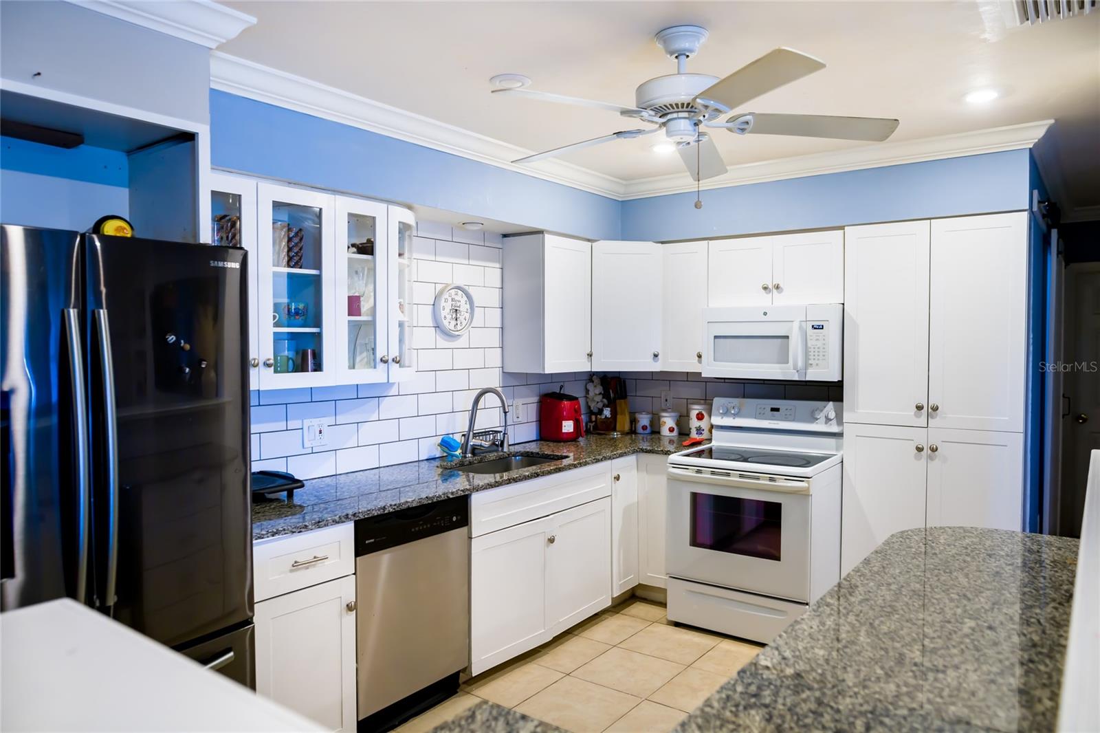Listing Image #11