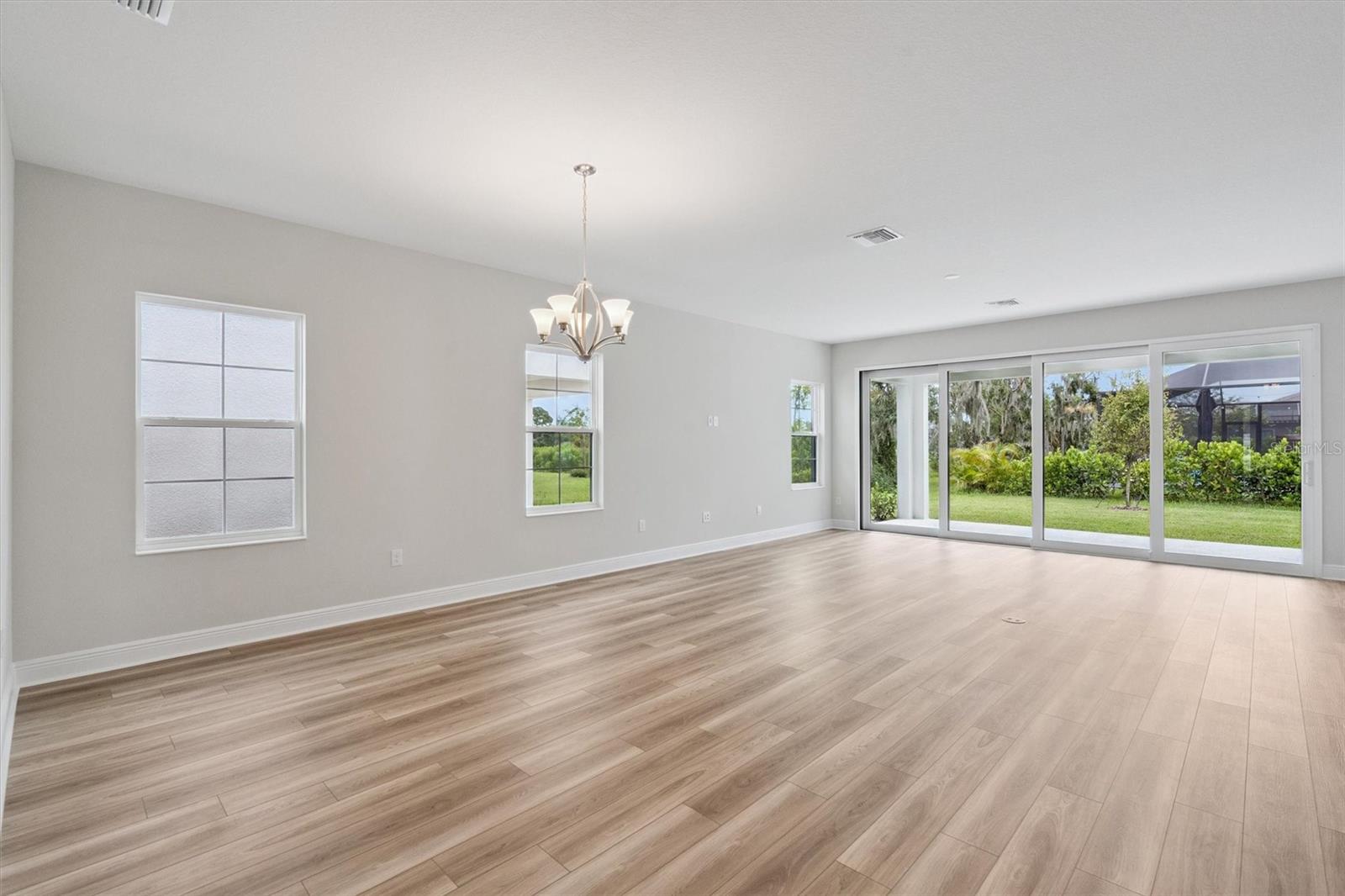 Listing Image #3