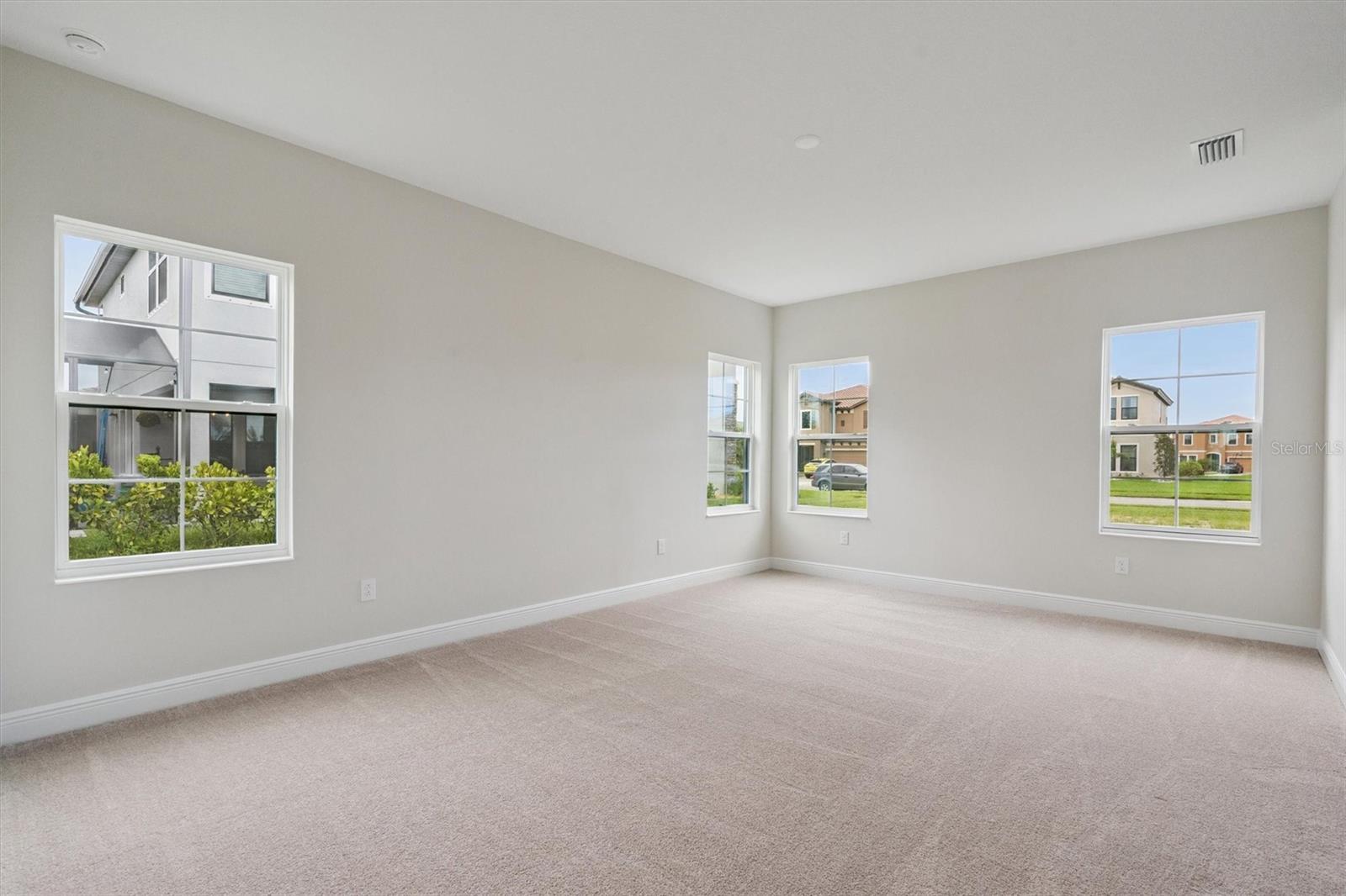 Listing Image #4