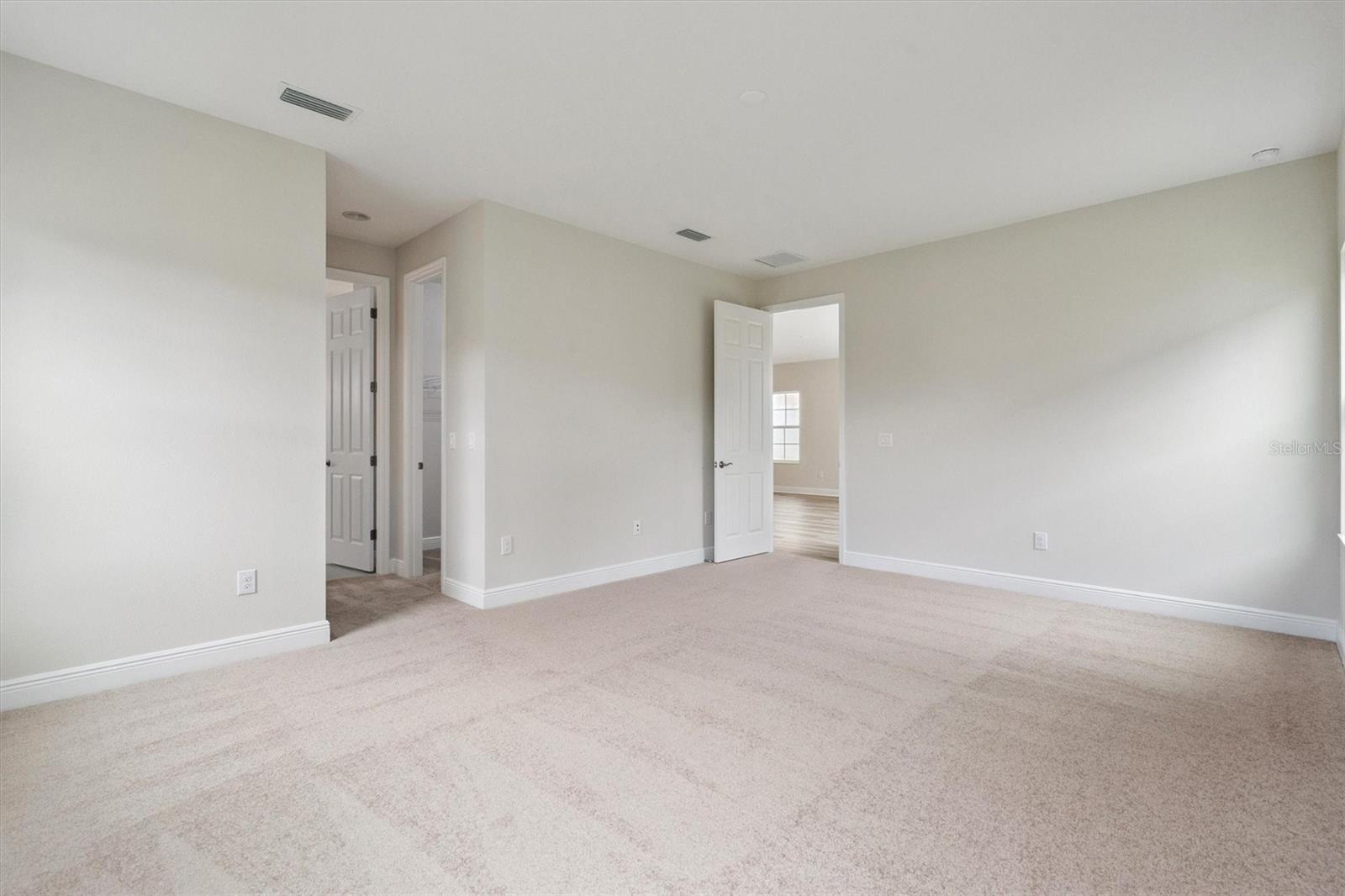 Listing Image #5
