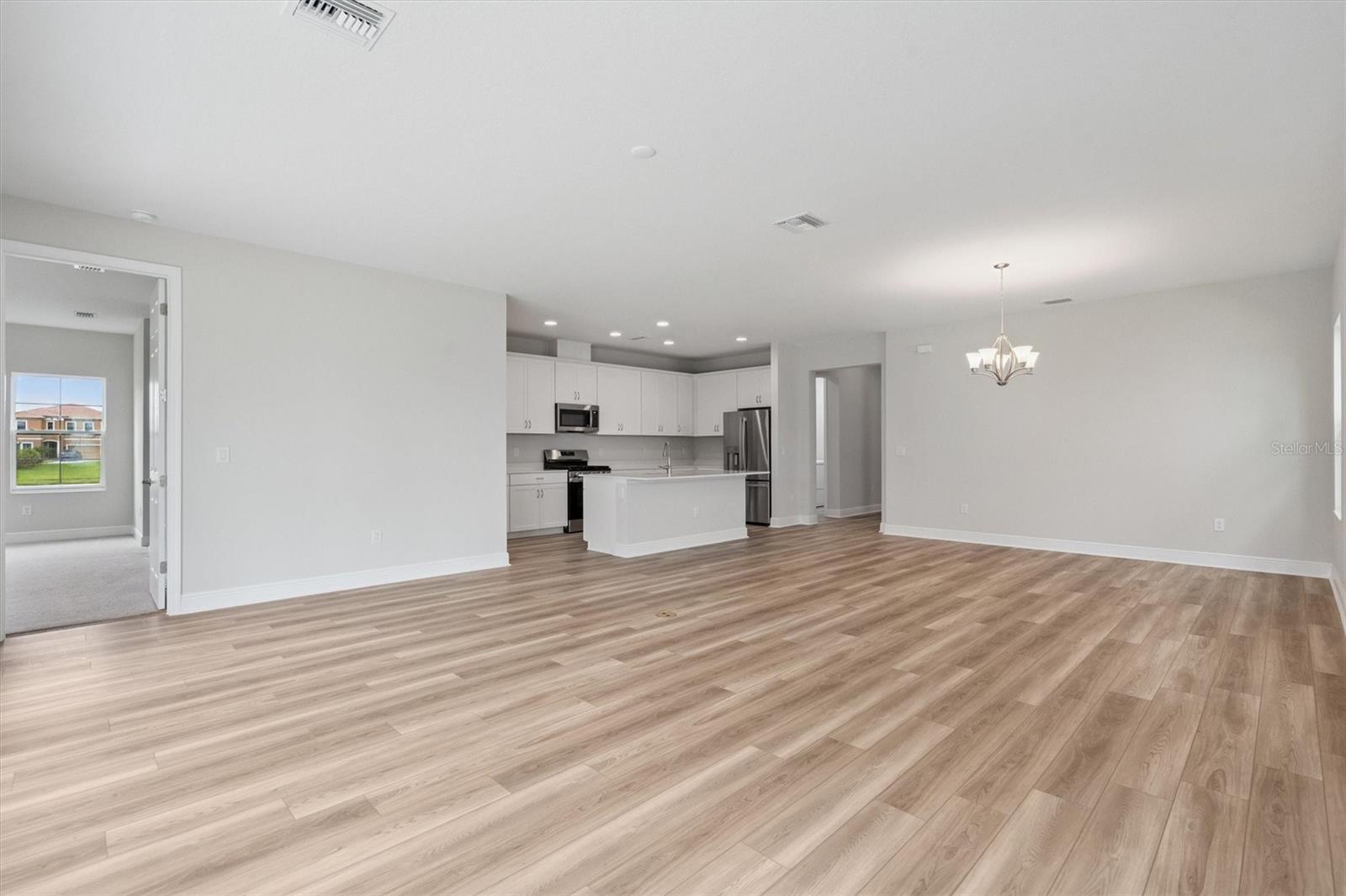 Listing Image #12