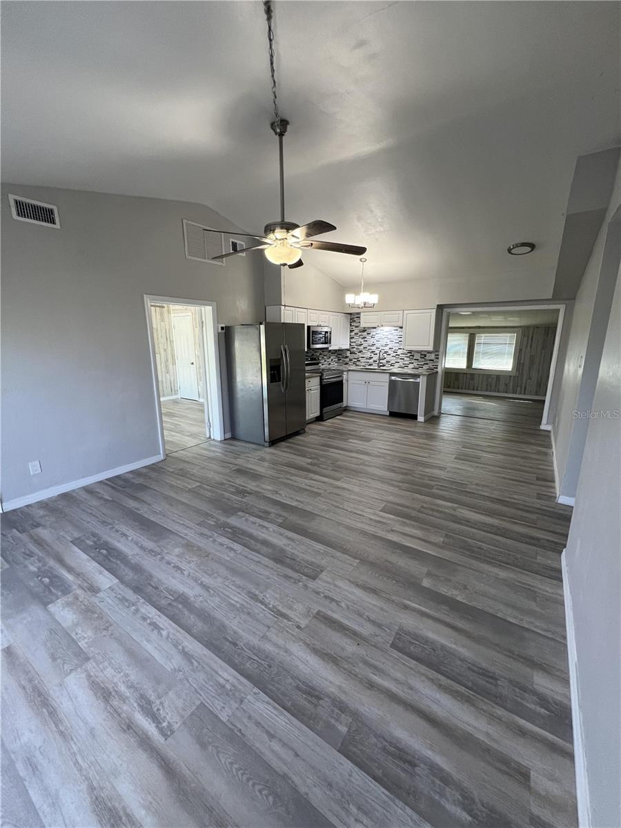 Listing Image #3