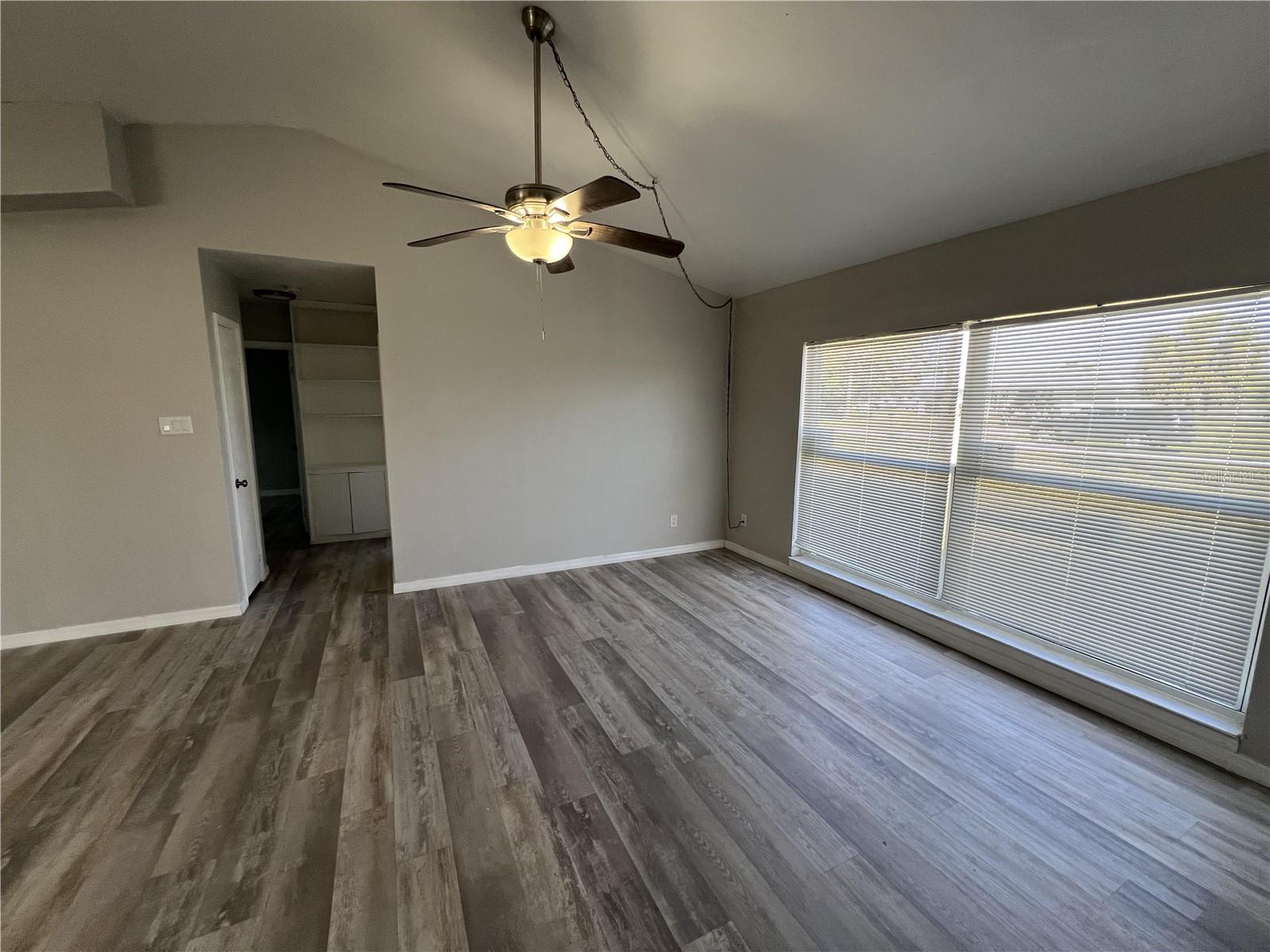Listing Image #5