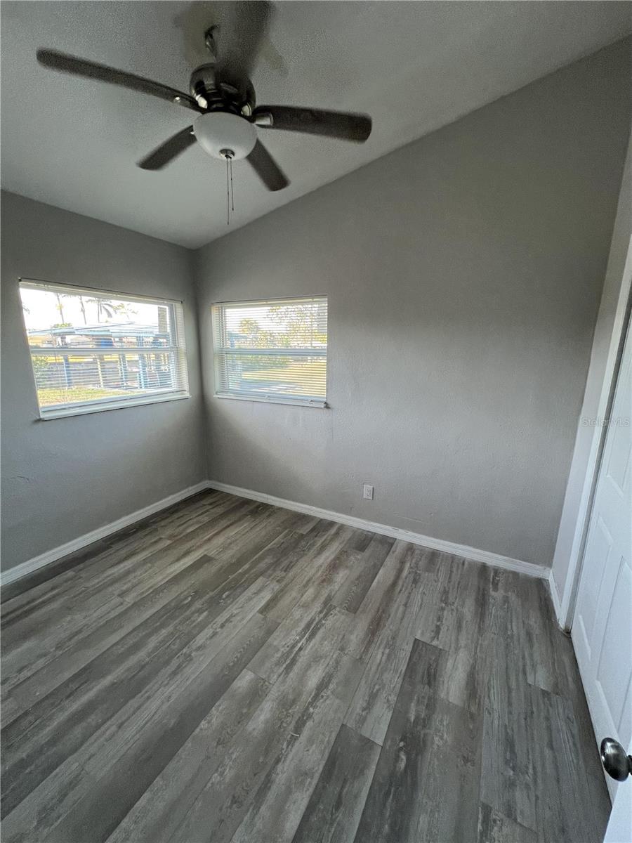 Listing Image #9