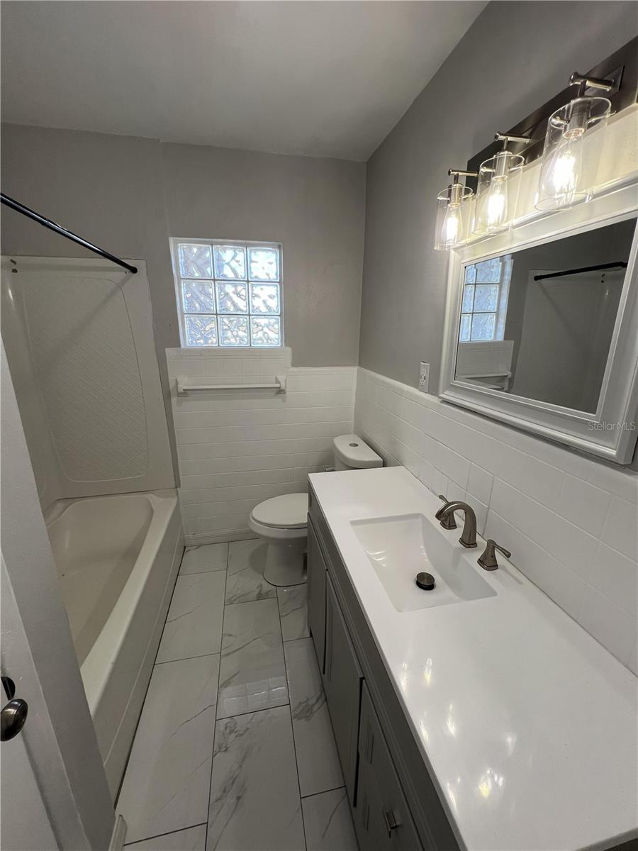 Listing Image #10
