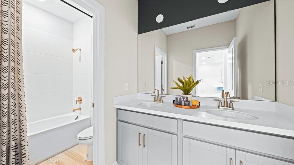 Listing Image #11