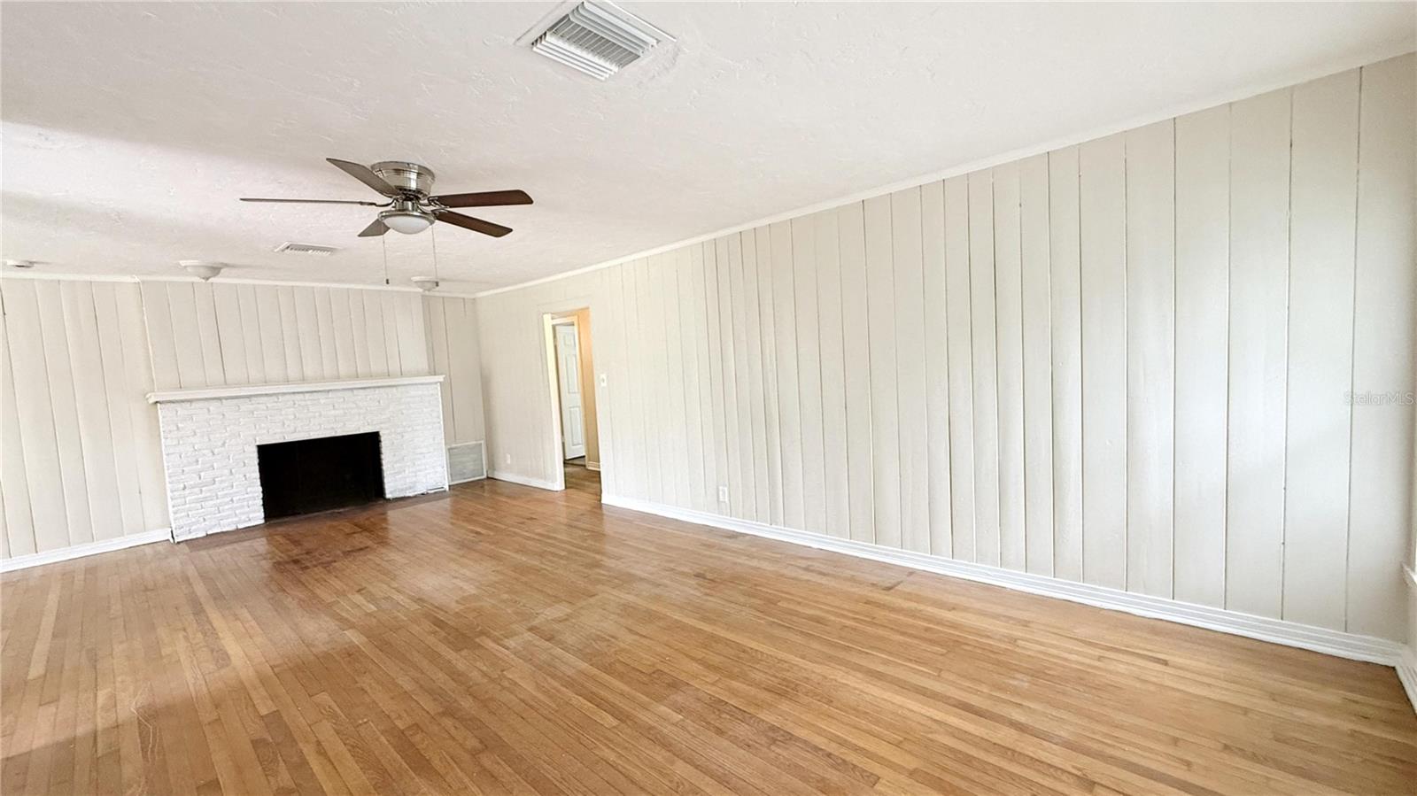 Listing Image #4