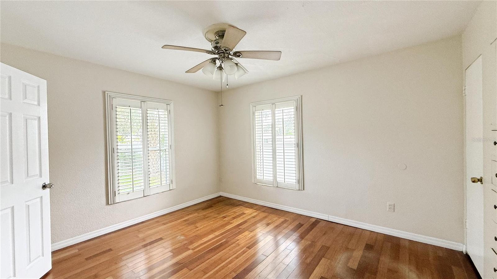Listing Image #9