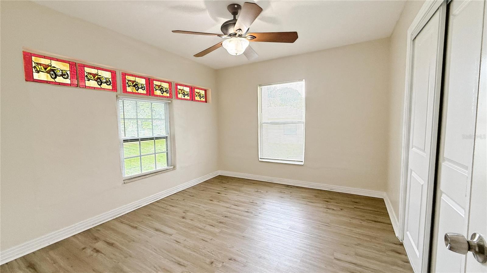 Listing Image #12