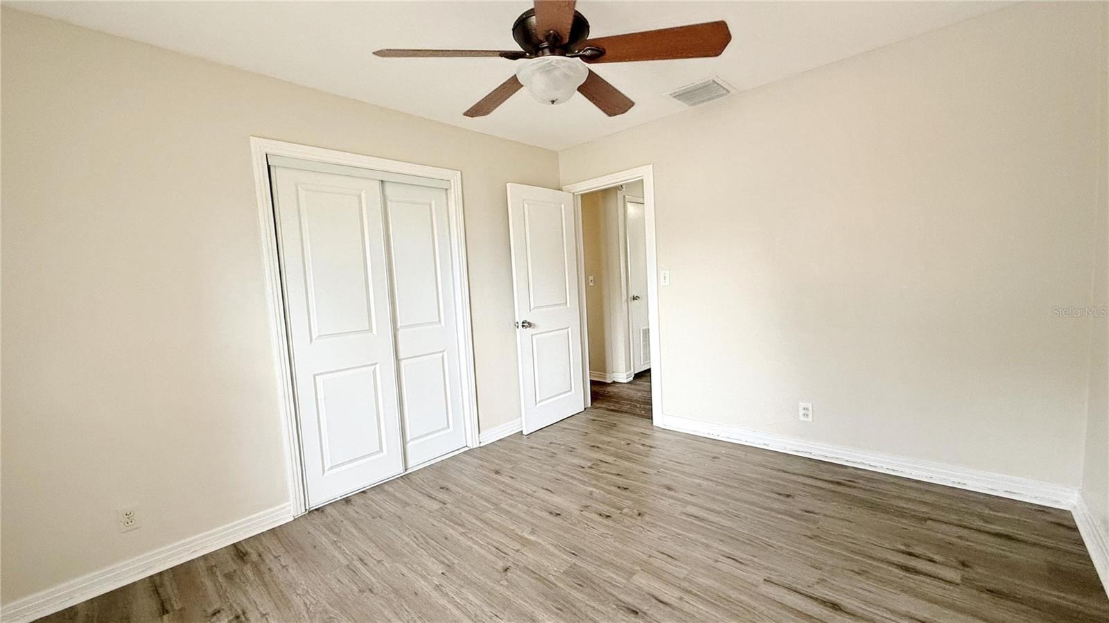 Listing Image #13
