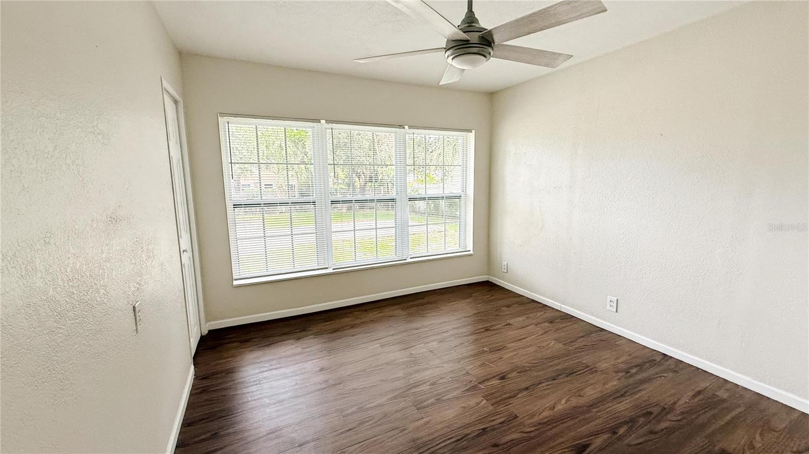 Listing Image #15