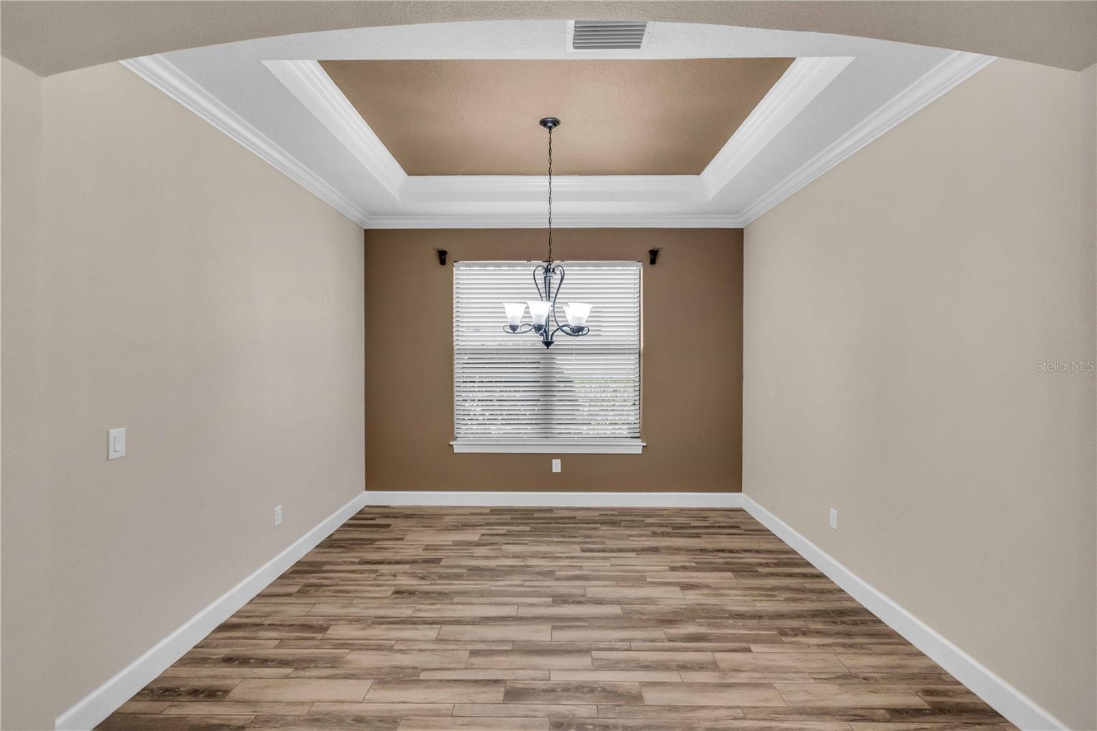Listing Image #8