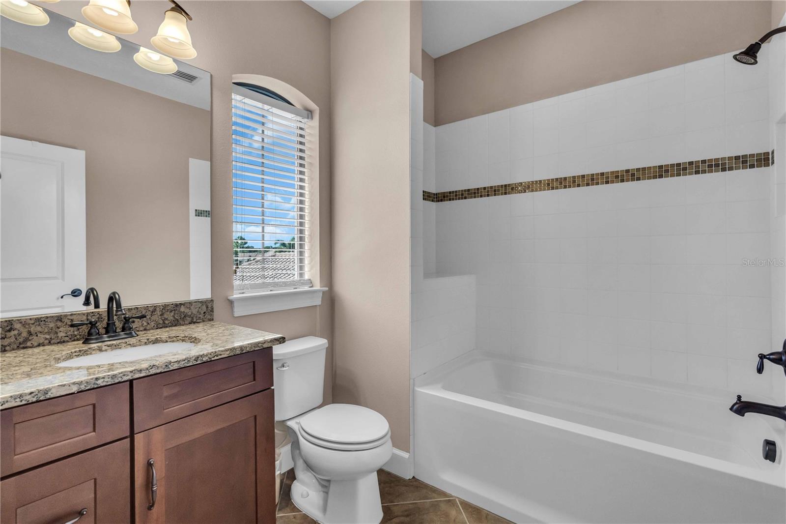Listing Image #35