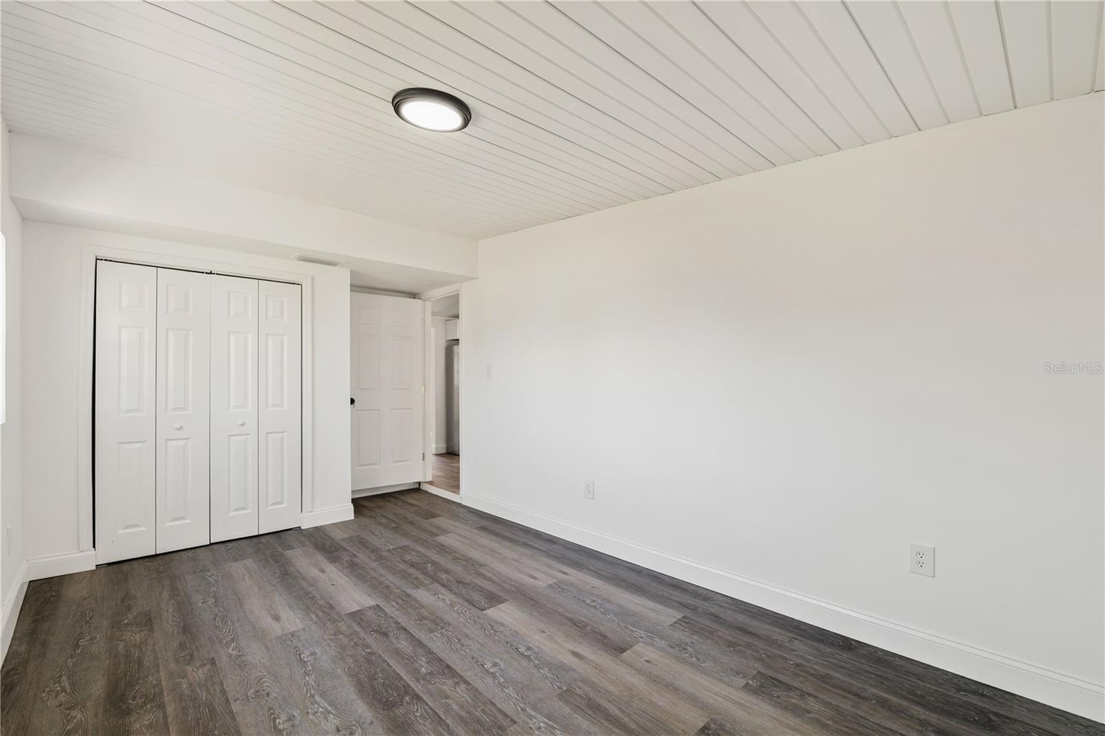 Listing Image #11