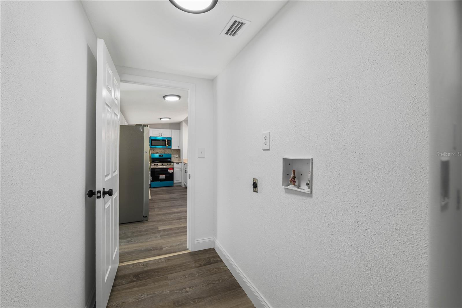 Listing Image #12