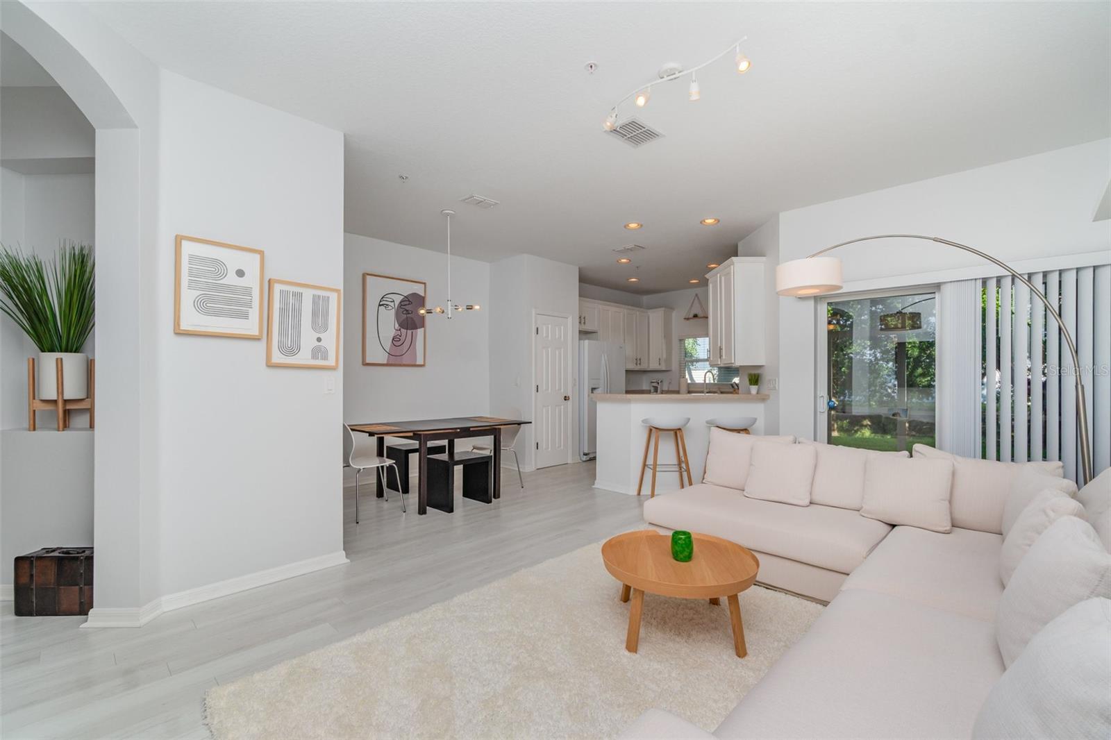 Listing Image #7