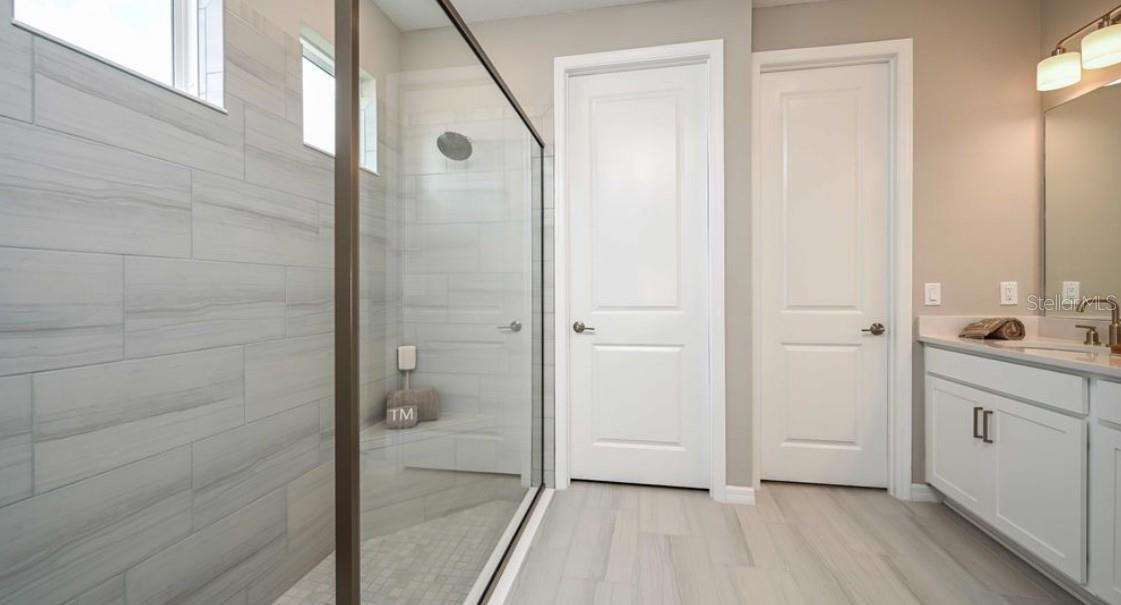 Listing Image #11