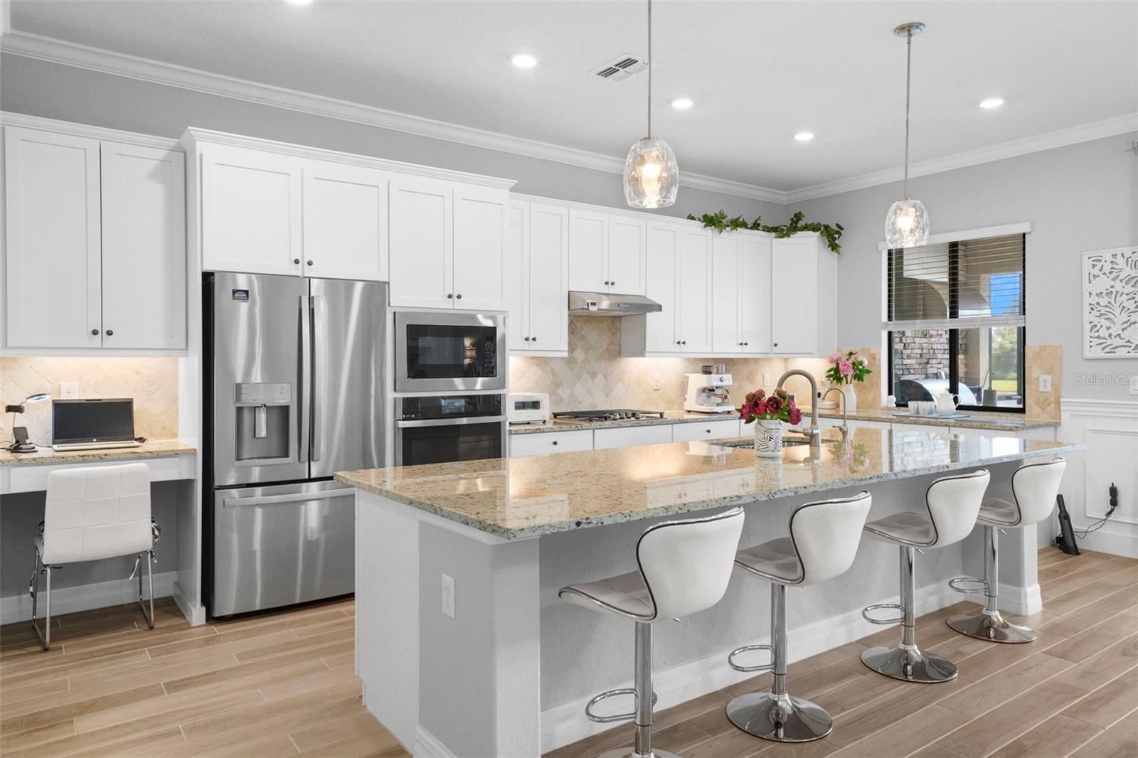 Listing Image #10