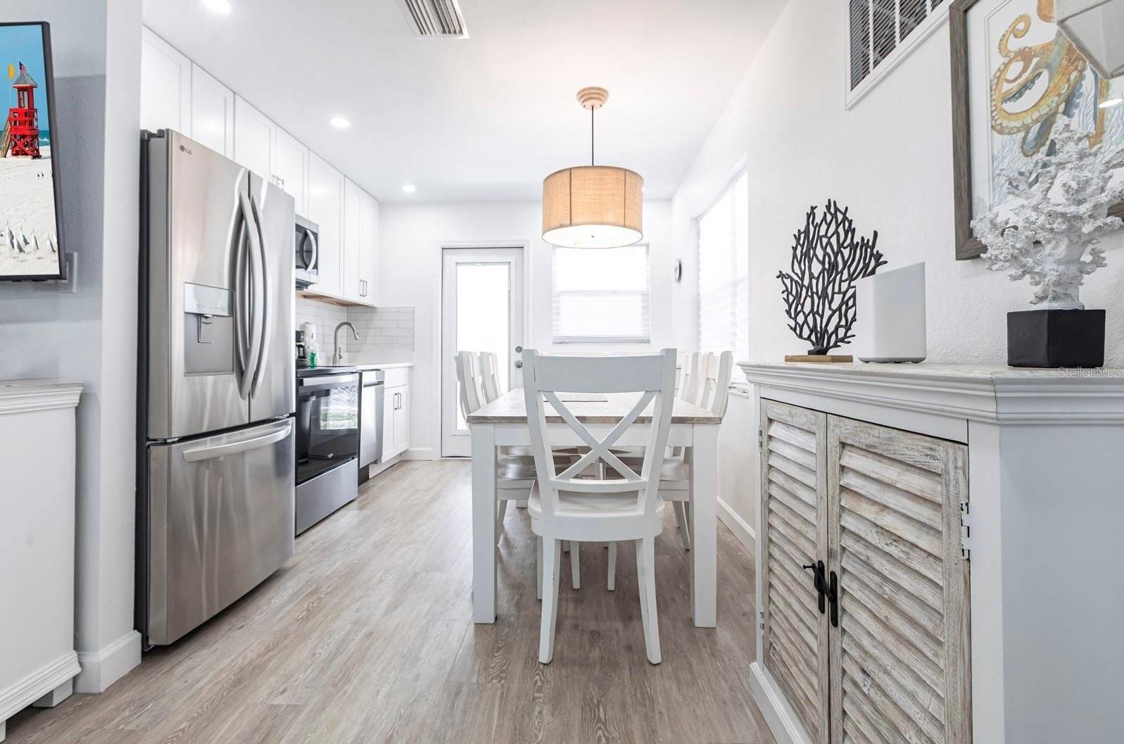 Listing Image #11