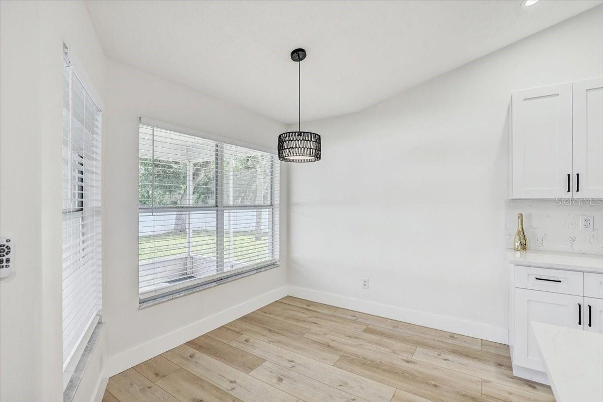 Listing Image #12
