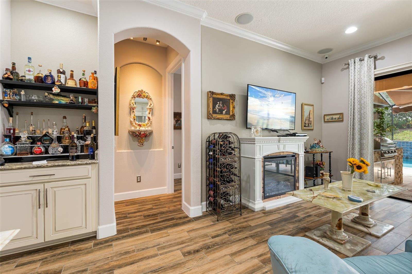 Listing Image #11