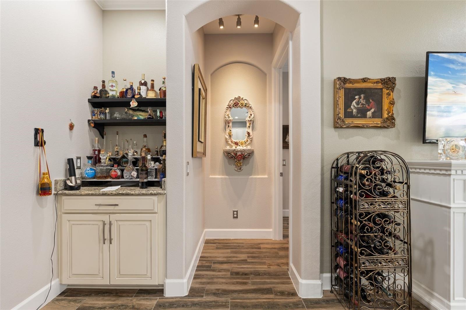 Listing Image #12