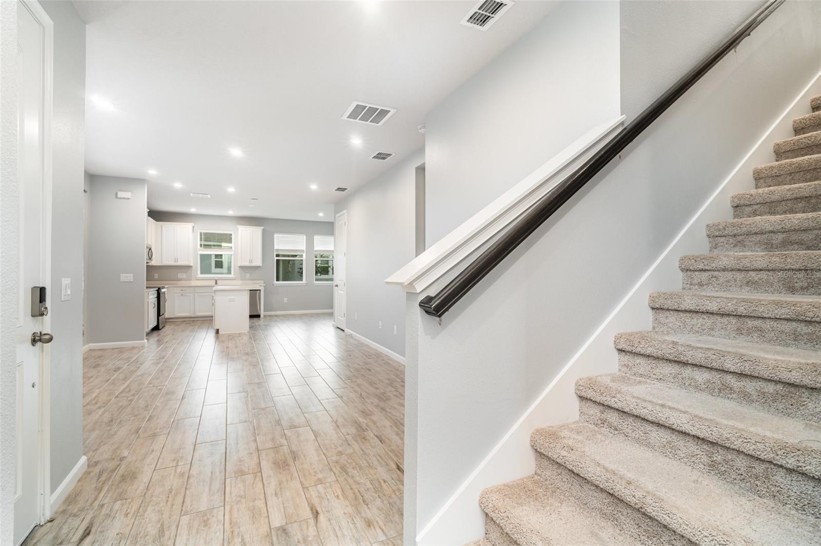 Listing Image #7