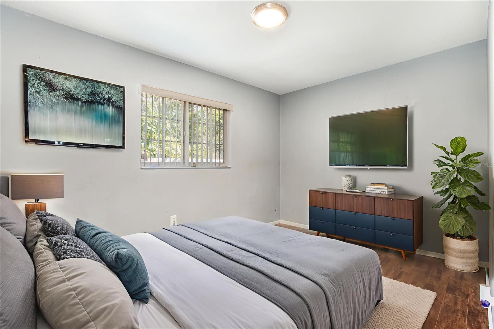 Listing Image #4