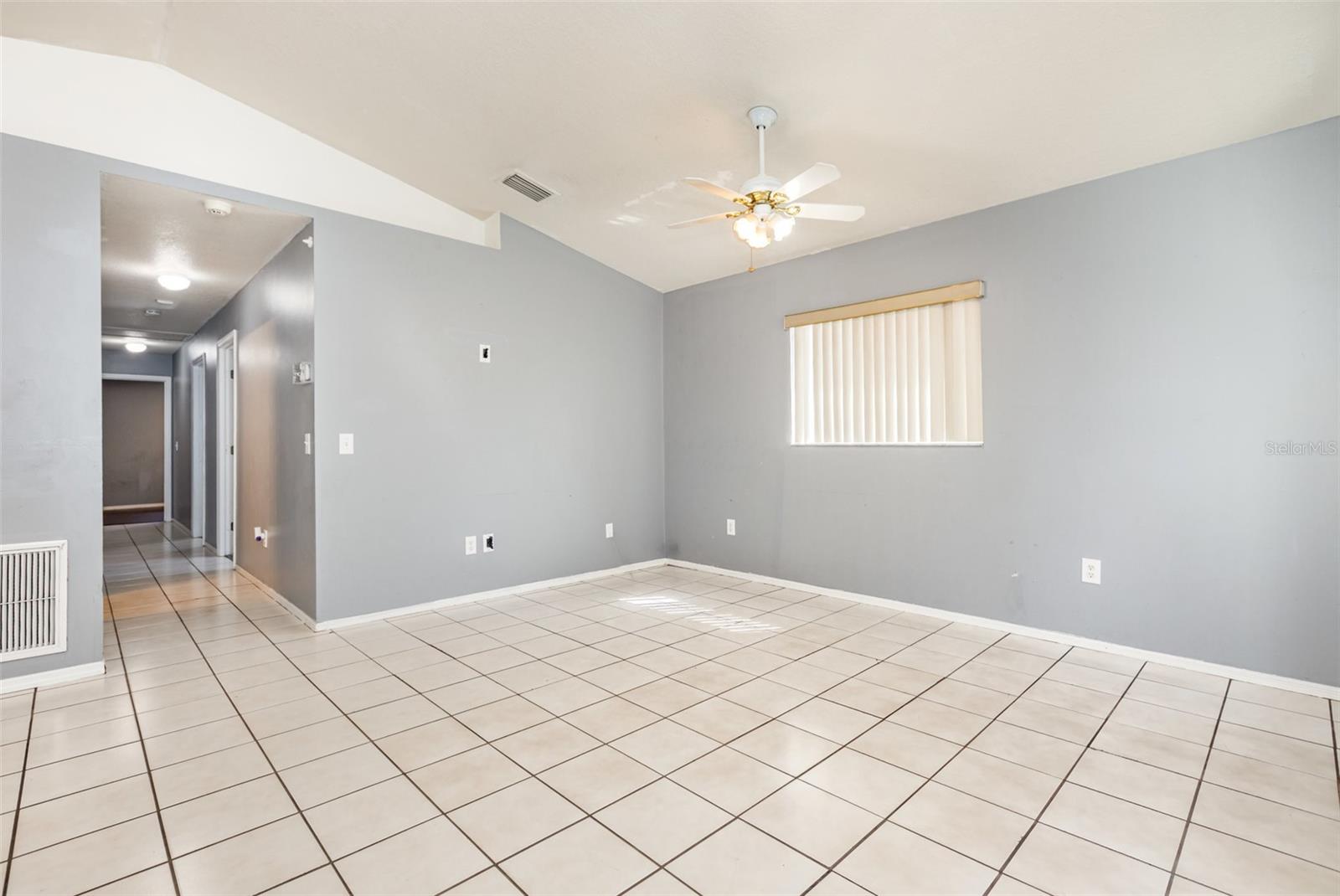 Listing Image #8