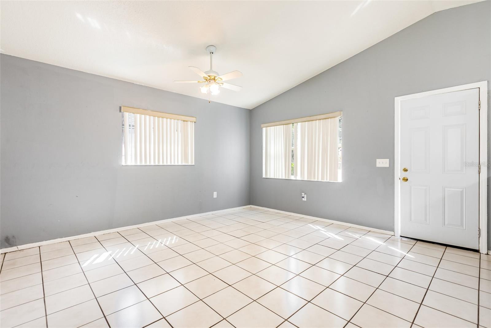 Listing Image #9