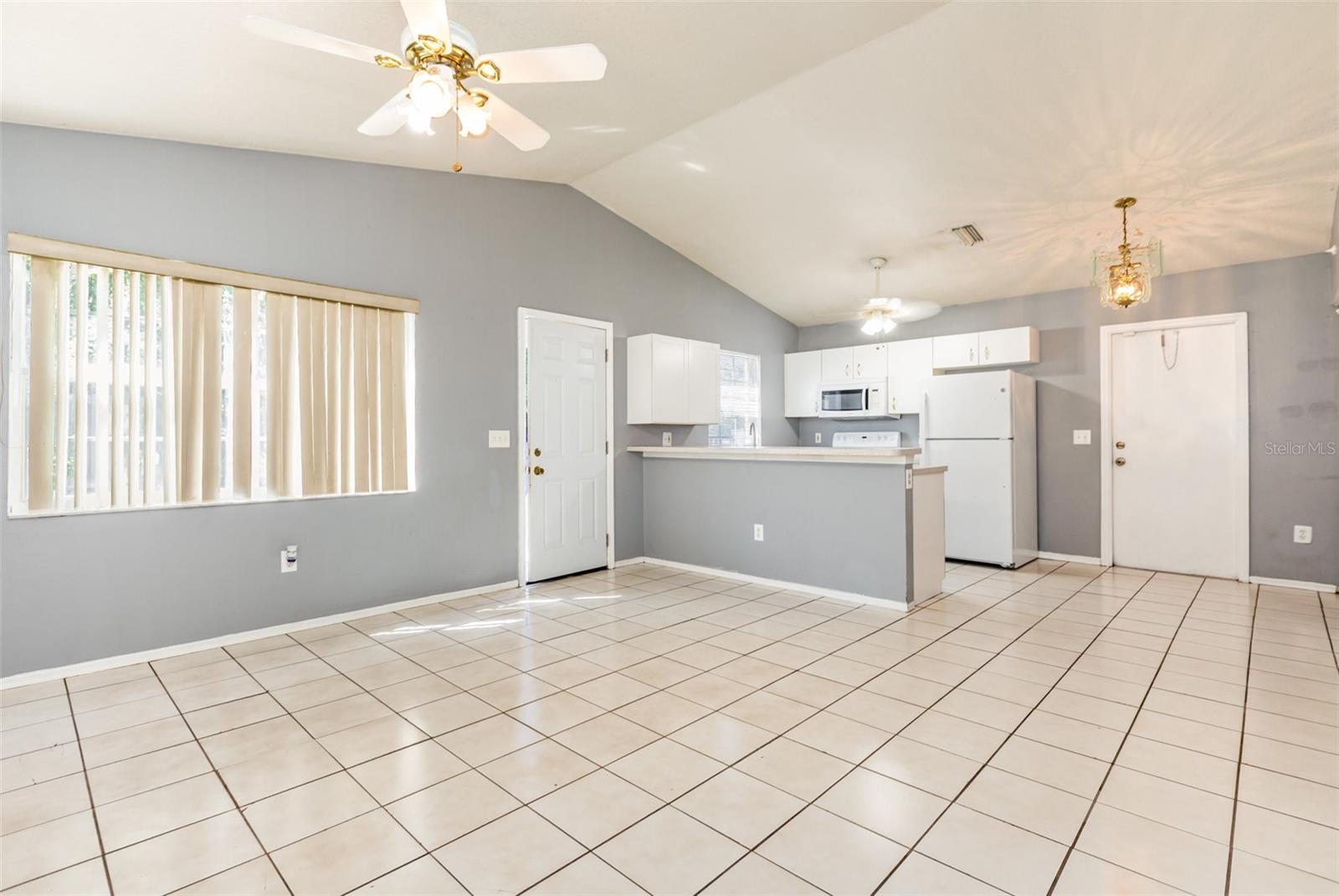 Listing Image #11