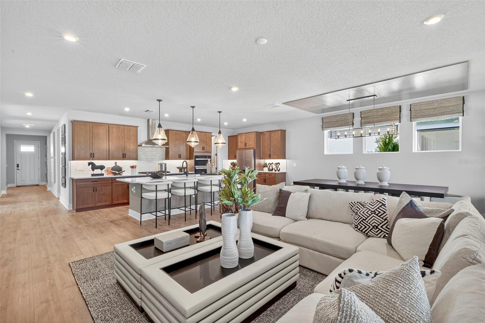 Listing Image #11