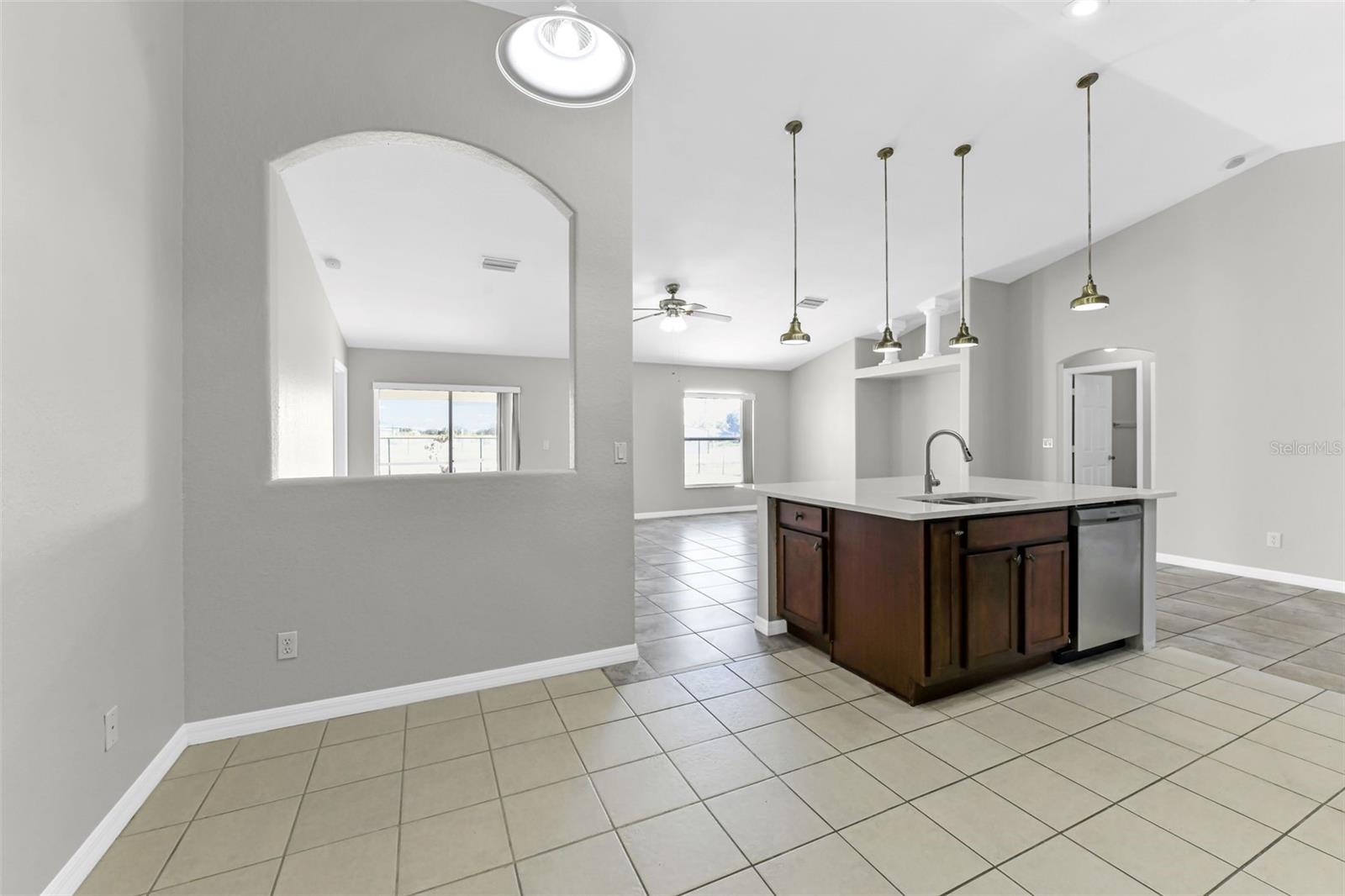 Listing Image #9