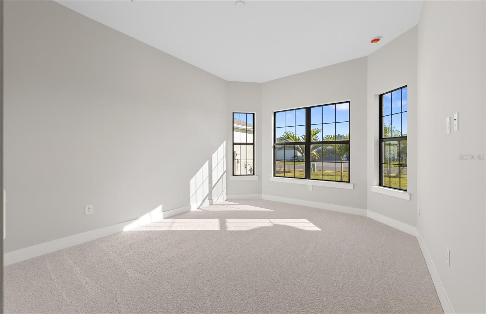 Listing Image #11