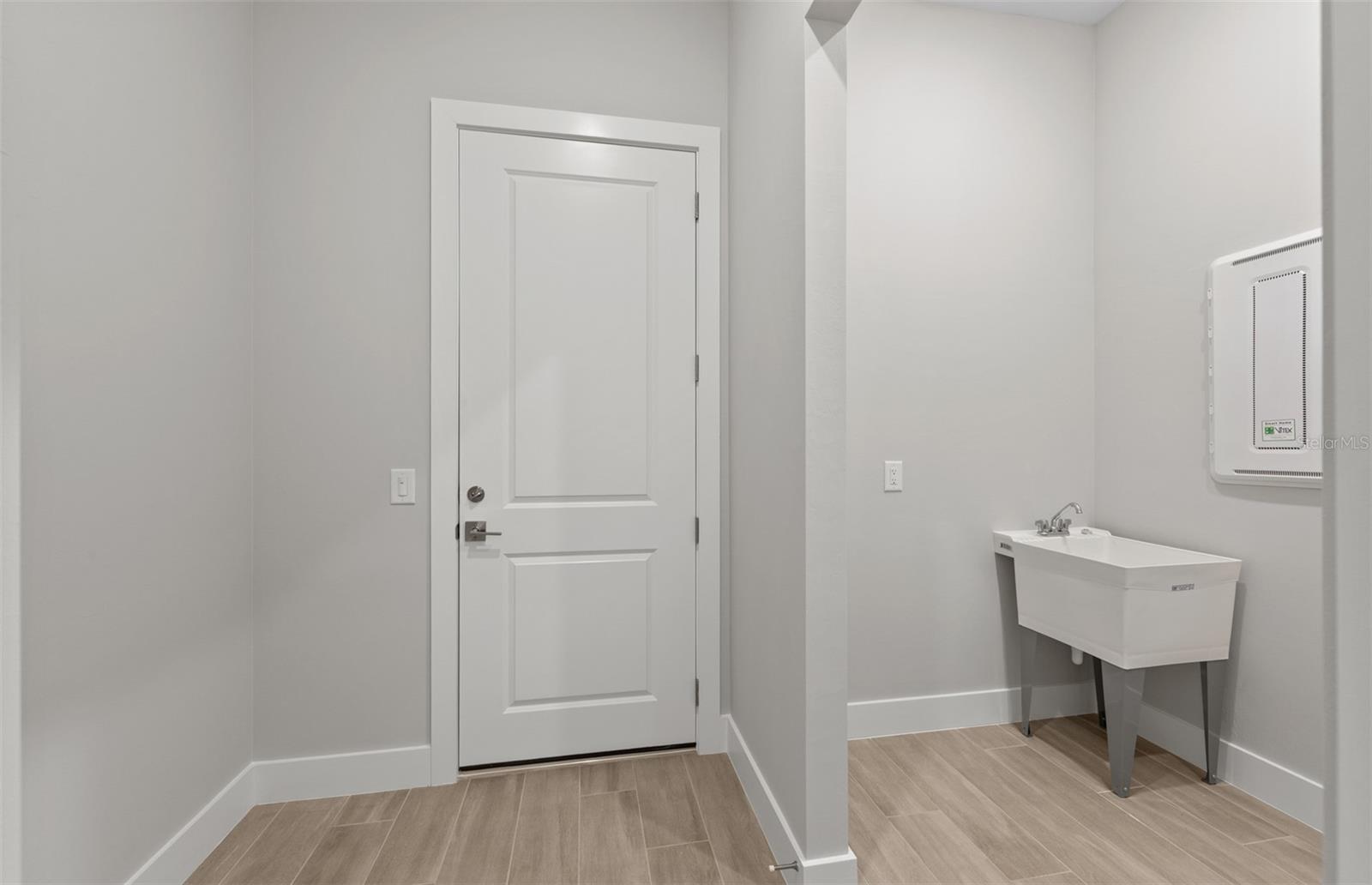 Listing Image #27