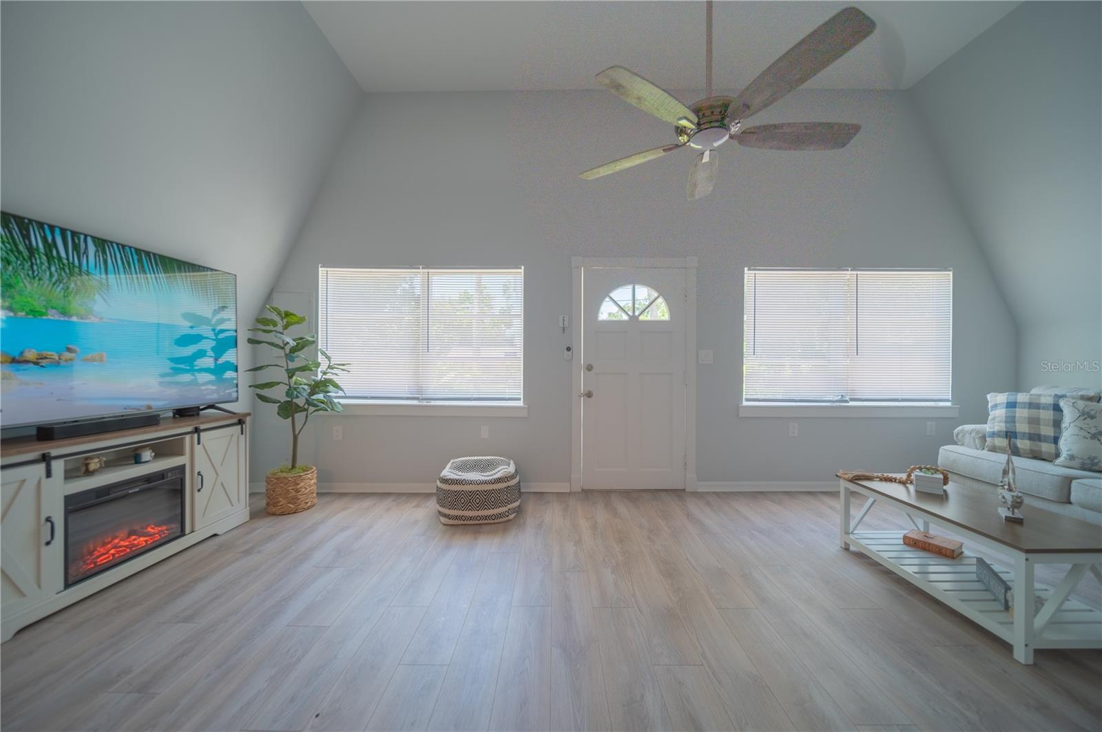 Listing Image #3