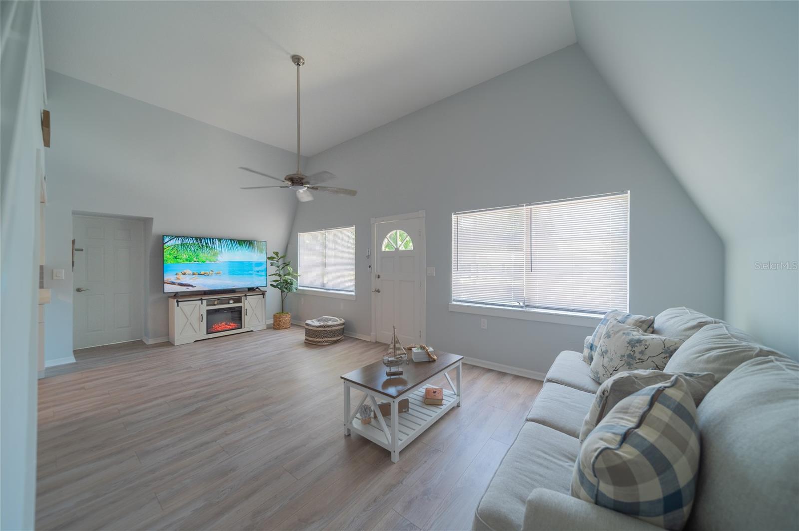 Listing Image #4