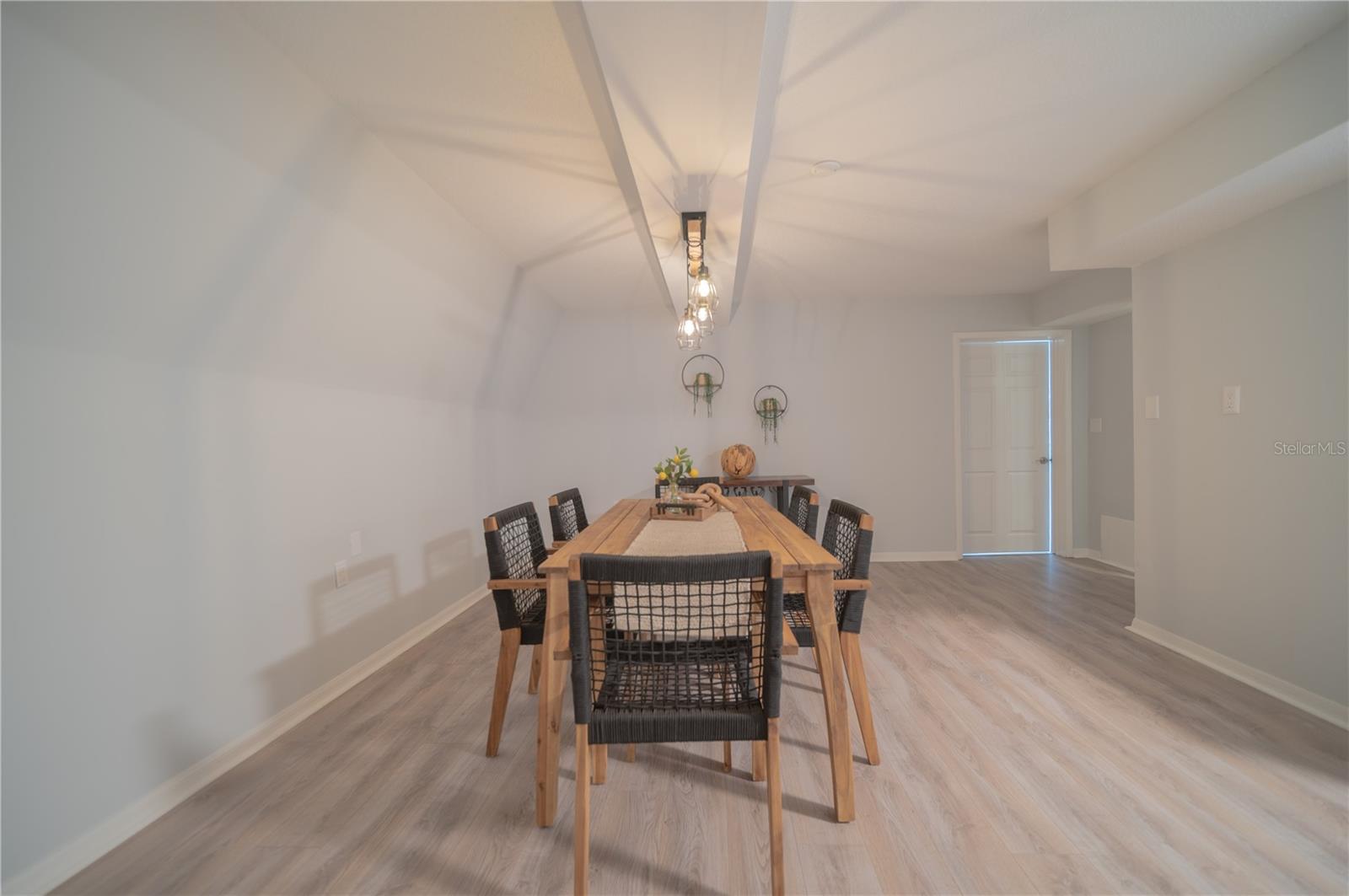 Listing Image #11